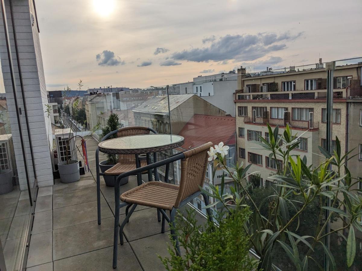 Cozy Apartment With Big Terrace In Central Prague - Karlin Exteriér fotografie